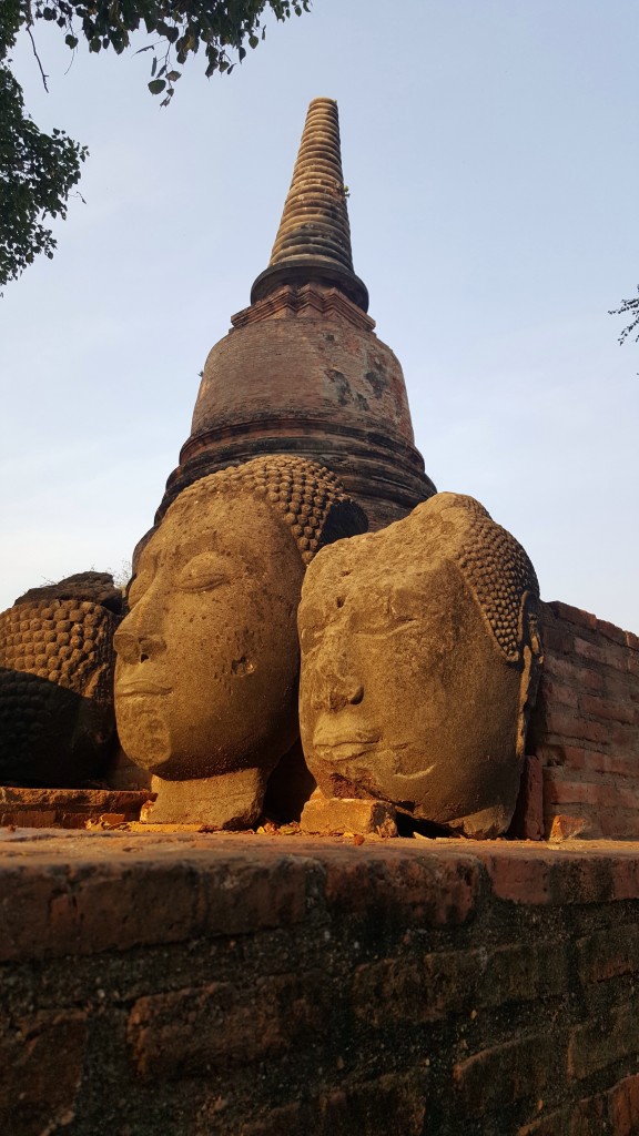 2 heads Ayutthaya